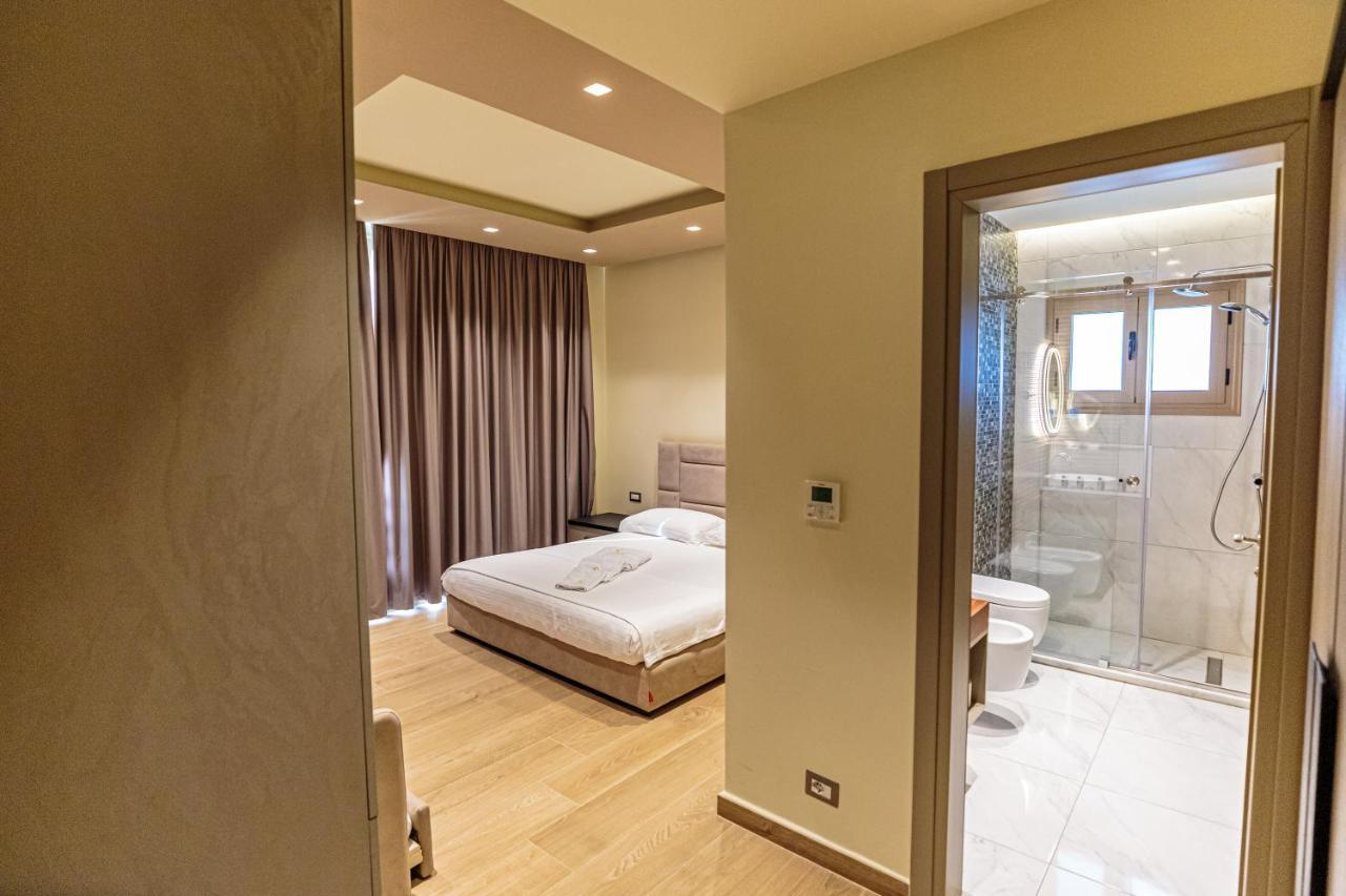 Vogue Boutique Hotel Vlore Bagian luar foto