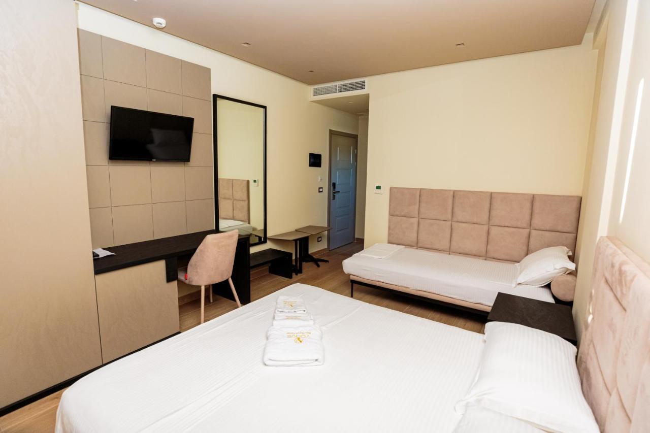 Vogue Boutique Hotel Vlore Bagian luar foto
