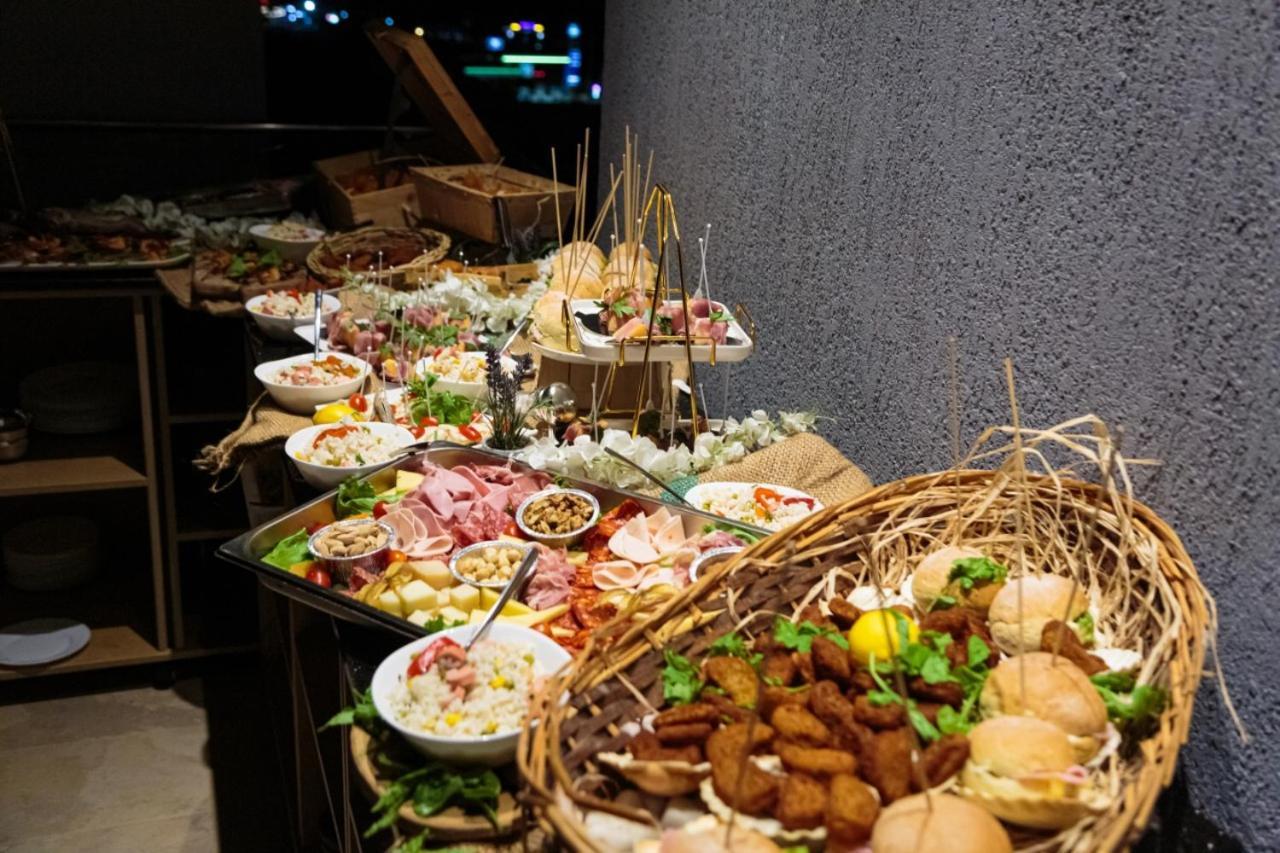 Vogue Boutique Hotel Vlore Bagian luar foto