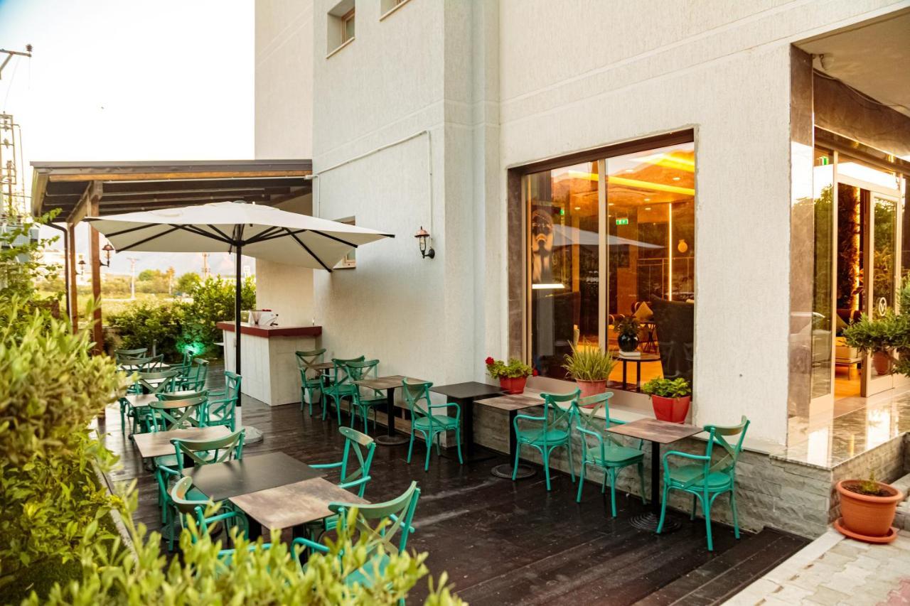 Vogue Boutique Hotel Vlore Bagian luar foto